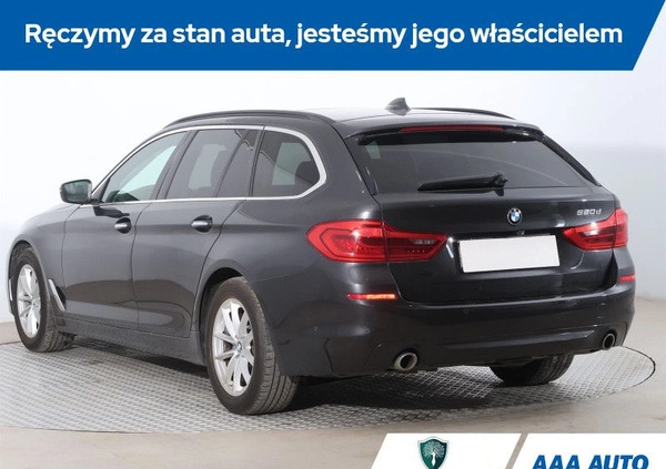 BMW Seria 5 cena 90000 przebieg: 191391, rok produkcji 2017 z Staszów małe 301